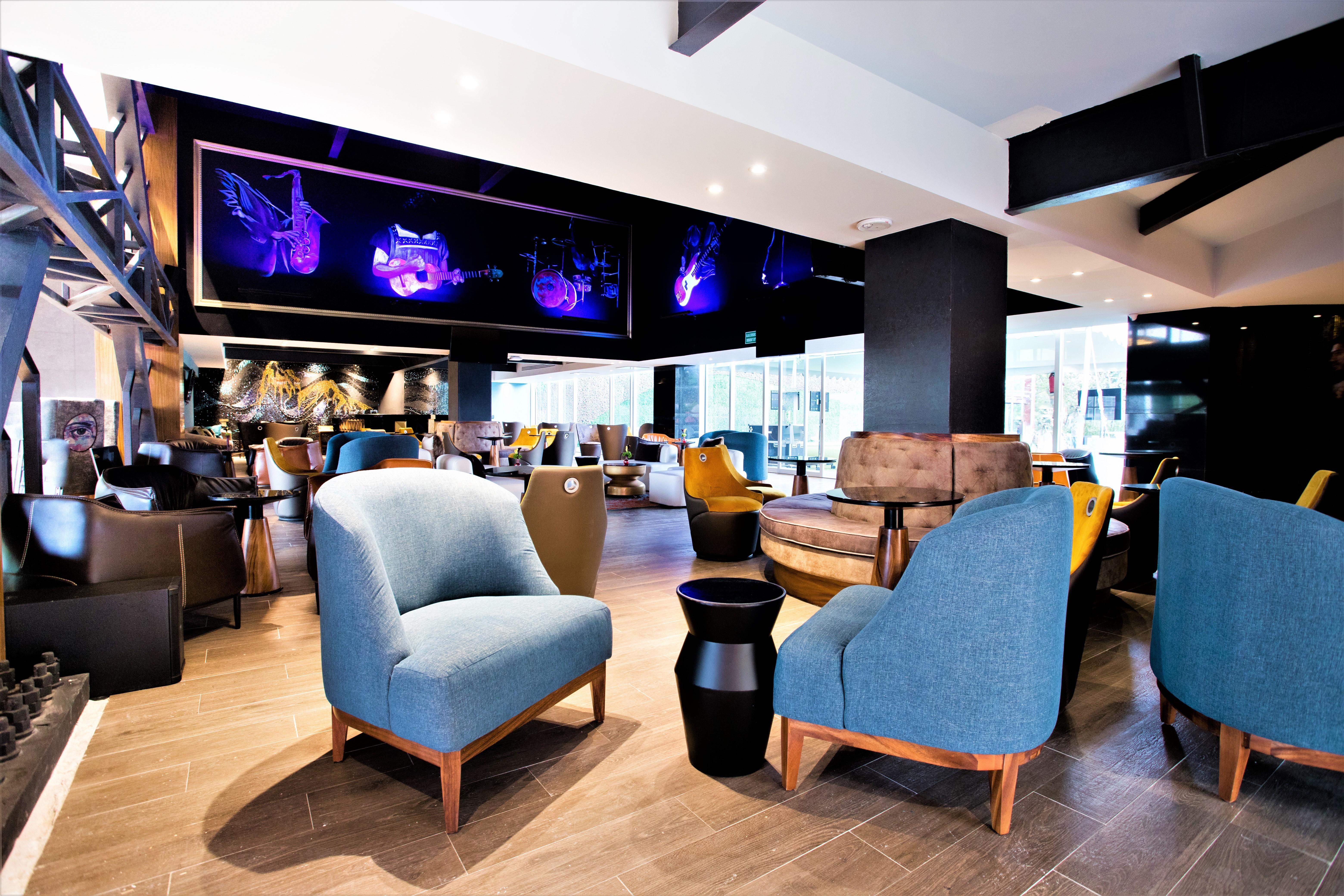 Hard Rock Hotel Guadalajara سابوبان المظهر الخارجي الصورة The lounge at KLIA